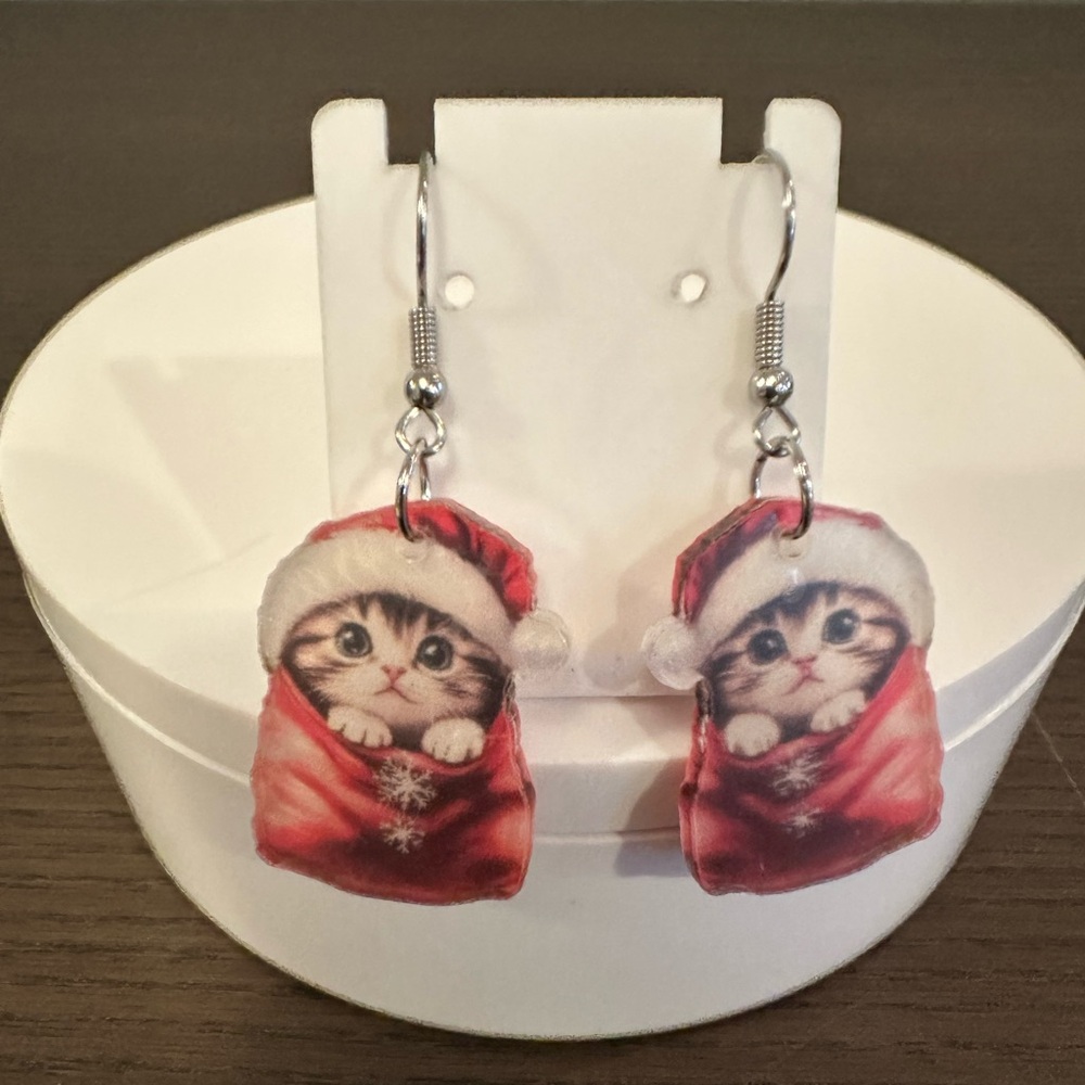 Cat with Santa Hat in a Bag Earrings NIP - Picture 4 of 7